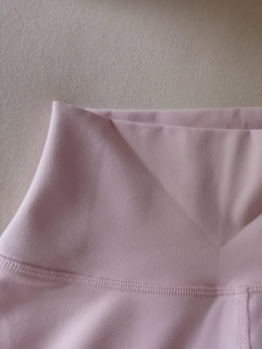 Alo° High-Waisted Yoga Pants New Without Tags - Picture 9 of 10